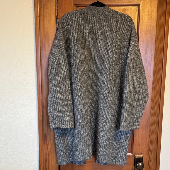MATE Charcoal, Oversized Cardigan - Picture 6 of 6